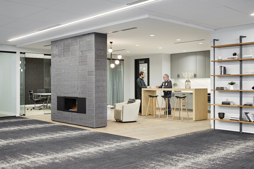 More Photos Of 250 Marquette Ave, Minneapolis Office For Lease