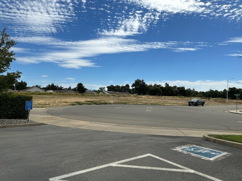 More Photos Of 2482 Progress Dr, Redding Manufacturing For Sale