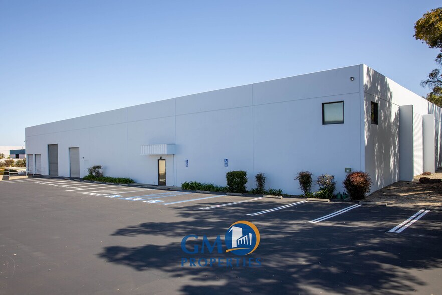 More Photos Of 2660 Signal Pky, Long Beach Warehouse For Lease