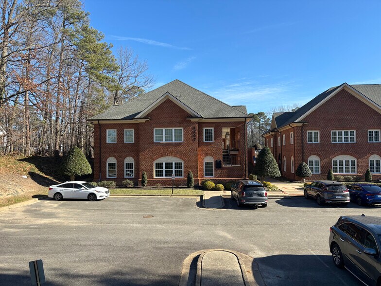 More Photos Of 2307 N Parham Rd, Richmond Office For Lease