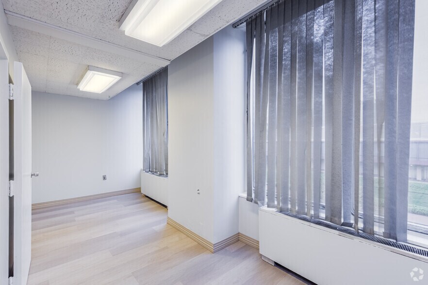 More Photos Of 320 Fort Duquesne Blvd, Pittsburgh Apartments For Sale