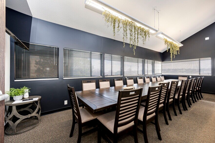 More Photos Of 8585 Huron St, Denver Office For Sale