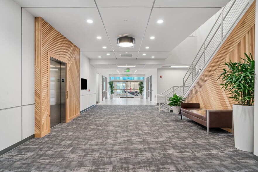 More Photos Of 506 Graham Dr, Tomball Medical For Lease