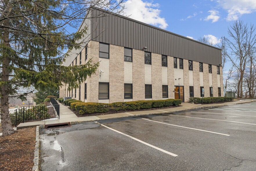 More Photos Of 230 US Highway 206, Flanders Medical For Lease