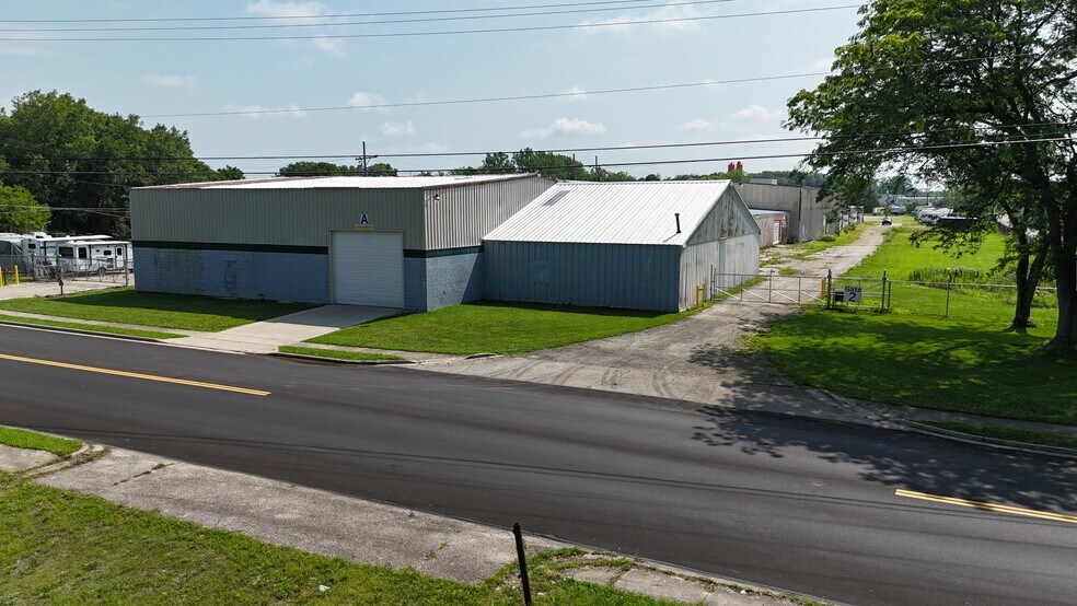 Primary Photo Of 600 Albert Rd, Brookville Warehouse For Lease