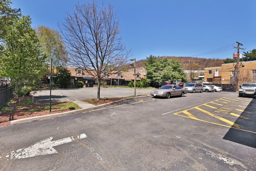 More Photos Of 50 Lafayette Ave, Suffern Freestanding For Sale