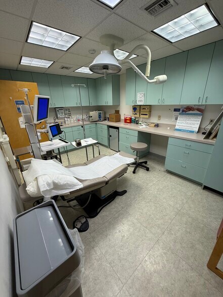 More Photos Of 250 Patchogue Yaphank Rd, East Patchogue Medical For Sale