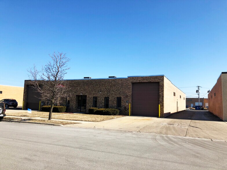 More Photos Of 91 N Lively Blvd, Elk Grove Village Manufacturing For Sale