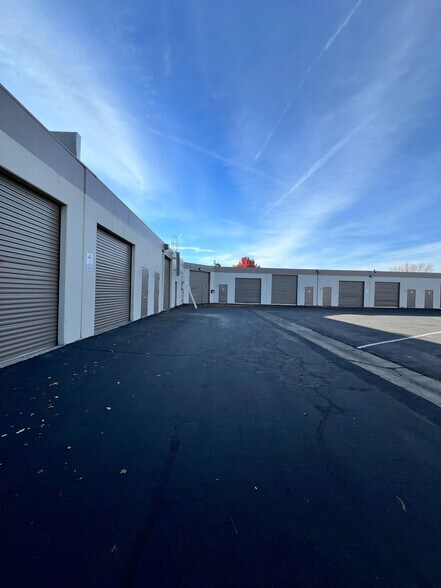 More Photos Of 50 Freeport Blvd, Sparks Light Distribution For Lease