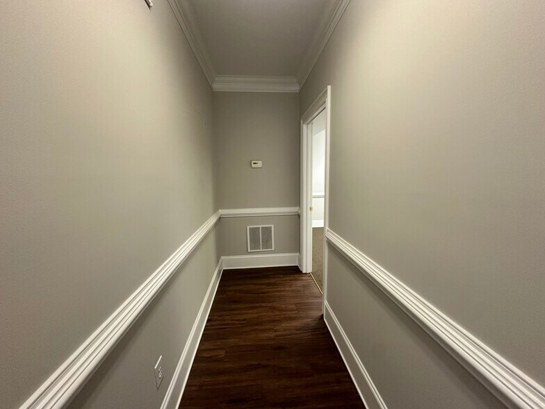 More Photos Of 327 Dahlonega St, Cumming Medical For Sale