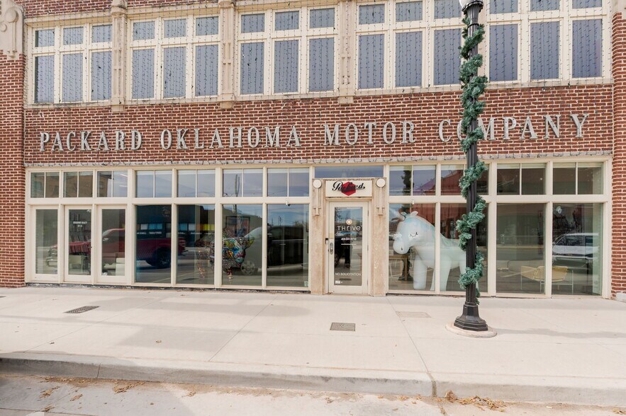 More Photos Of 811 N Broadway Ave, Oklahoma City Office For Lease