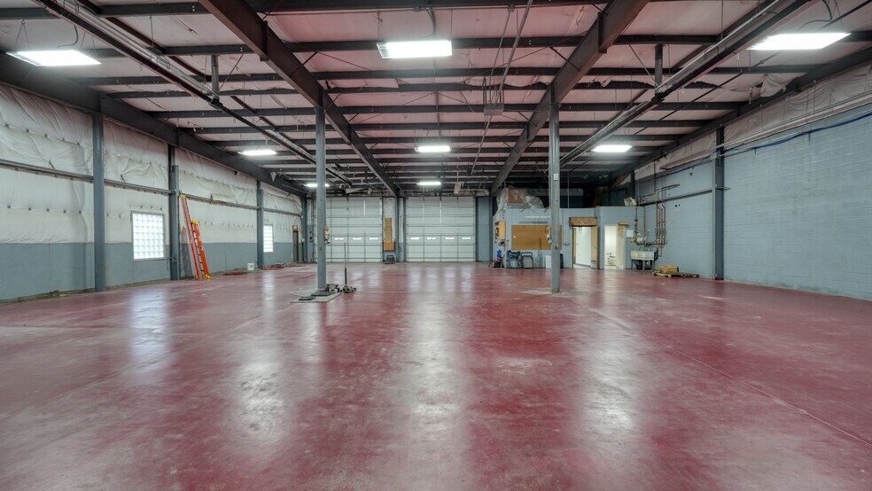 More Photos Of 1334-1340 Oxford Ave, Cambridge Warehouse For Lease