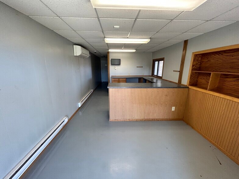 More Photos Of 5807 Prairie St, Weston Light Distribution For Sale