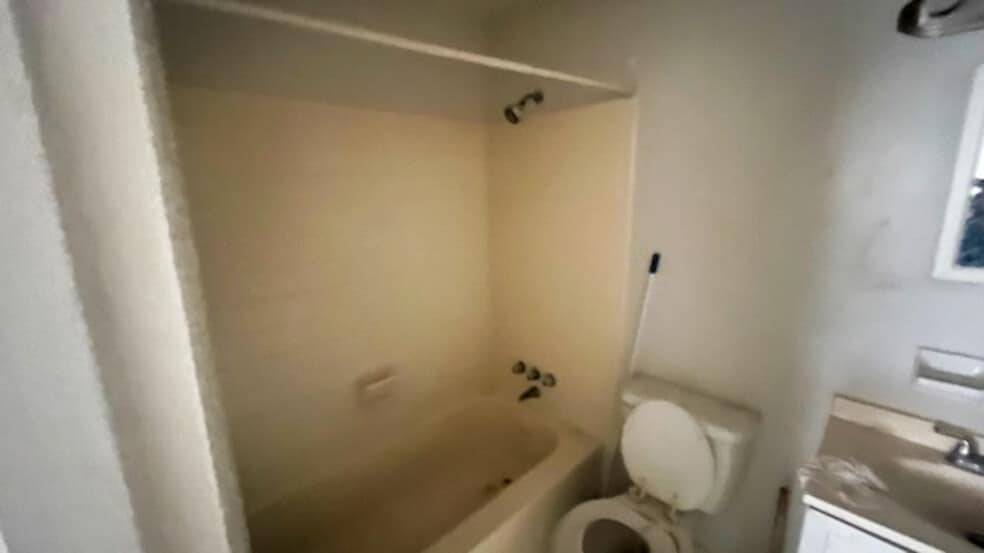 More Photos Of 2109 Harrison Ave, Cincinnati Apartments For Sale