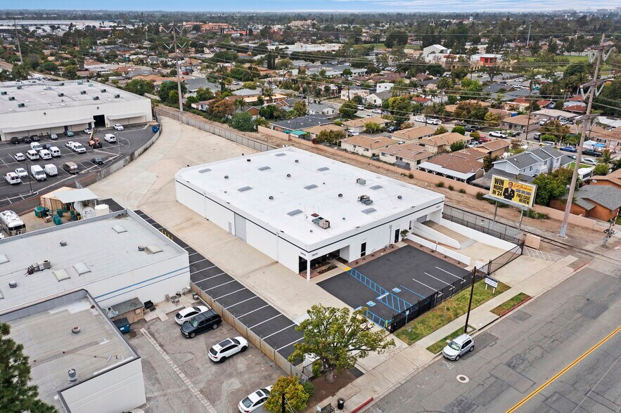 More Photos Of 2602 Halladay St, Santa Ana Warehouse For Sale