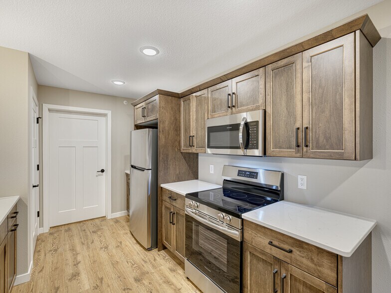 More Photos Of 102 Ridge Rd, Osceola Apartments For Sale