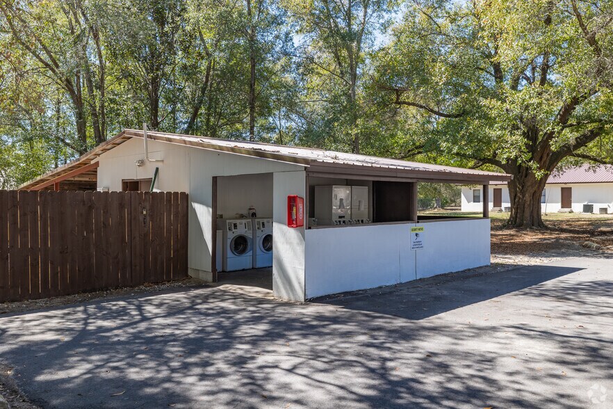 More Photos Of 125 N Davis Ln, Defuniak Springs Apartments For Sale