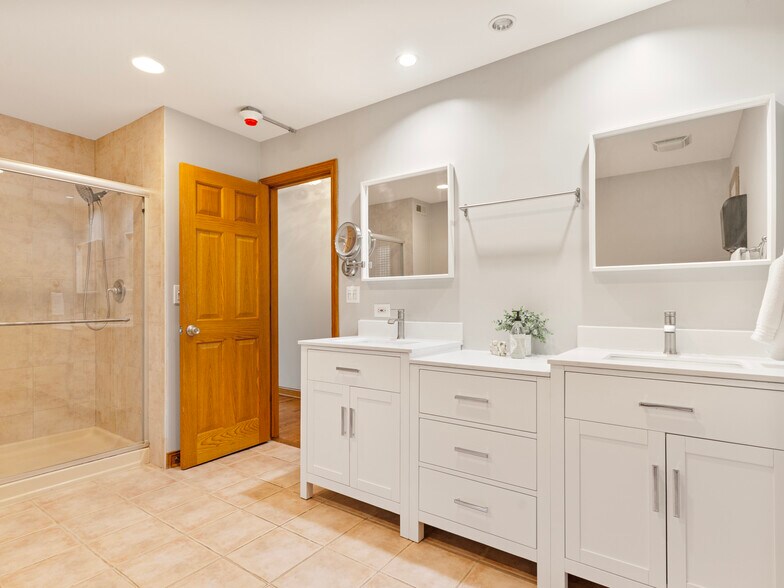 More Photos Of 22660 S Harlem Ave, Frankfort Flex For Sale