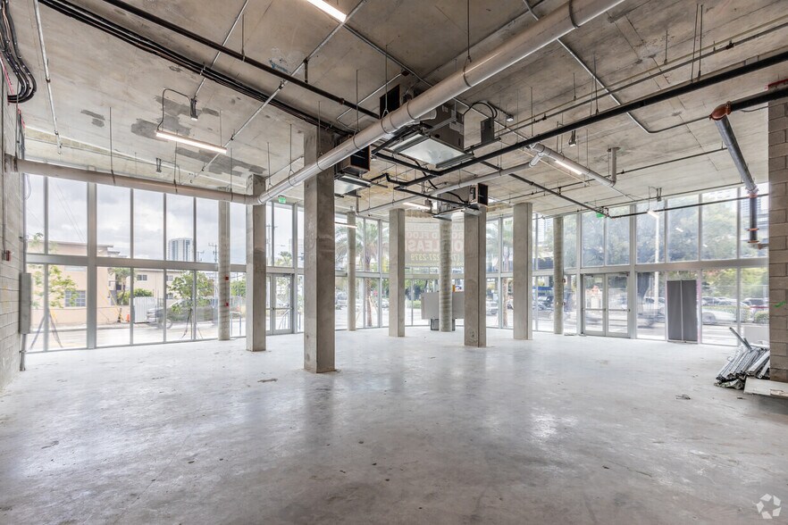 More Photos Of 420 SW 7th St, Miami Office For Lease