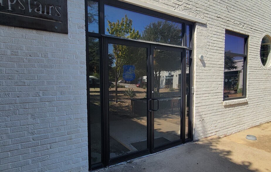 Primary Photo Of 120 Saint Louis Ave, Fort Worth Office For Sale
