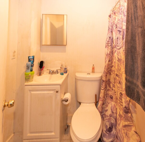 More Photos Of 46 W Biddle St, Baltimore Apartments For Sale