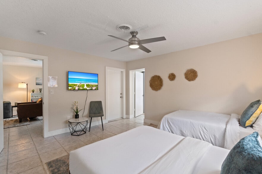 More Photos Of 1520 NE 51st St, Fort Lauderdale Apartments For Sale