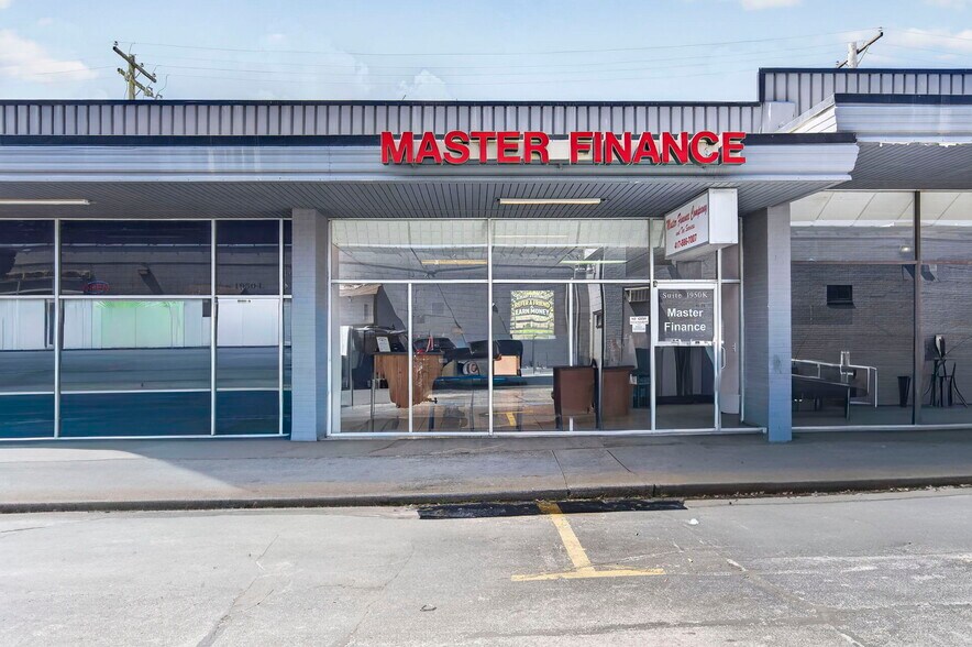 More Photos Of 1950 S Glenstone Ave, Springfield Storefront For Sale