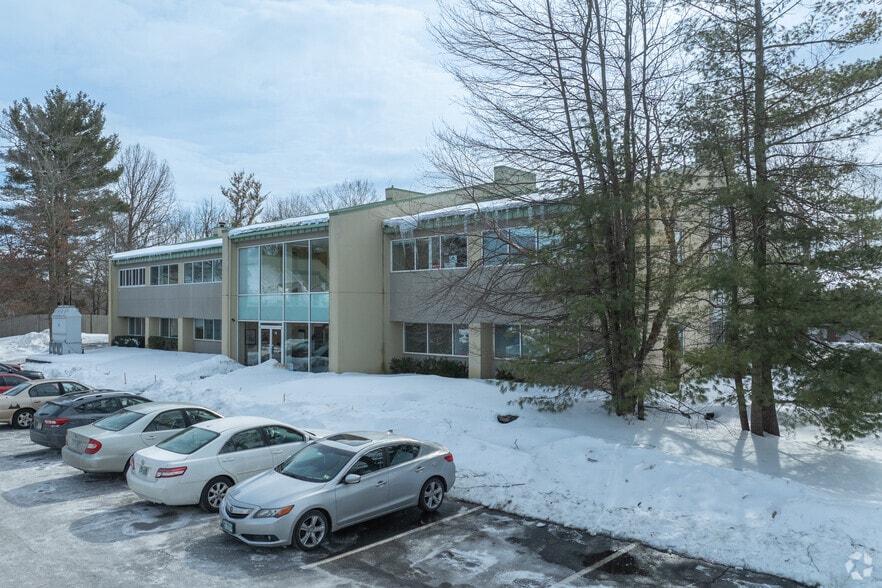 Primary Photo Of 13 Red Roof Ln, Salem Medical For Lease
