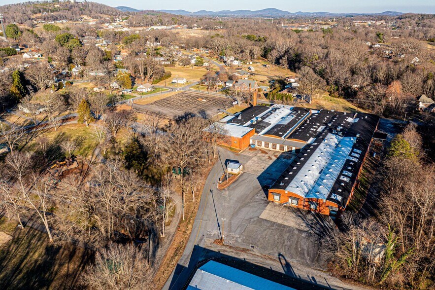 More Photos Of 486 S Center St, Taylorsville Warehouse For Sale