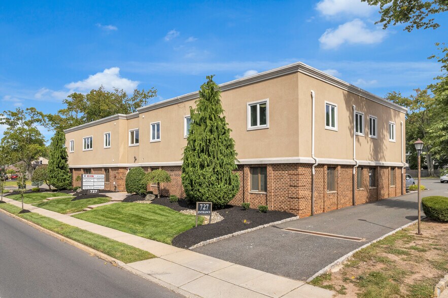 More Photos Of 727 Raritan Rd, Clark Office For Sale