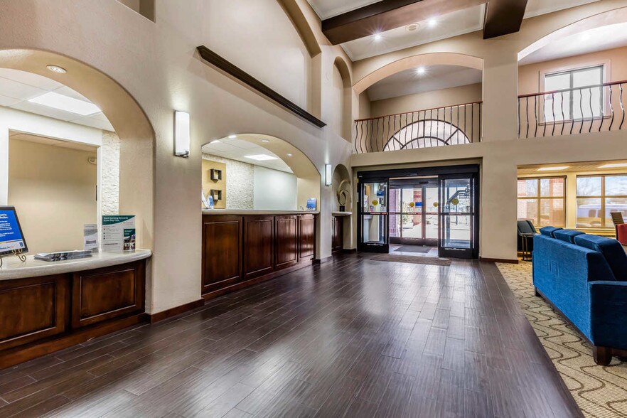 More Photos Of 4225 American Way, Memphis Hotel For Sale