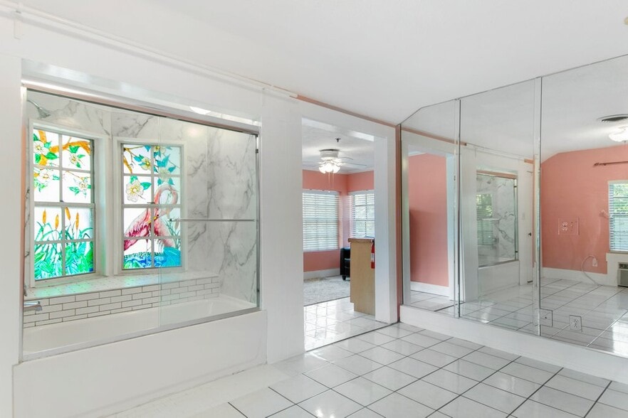 More Photos Of 532 Beach Dr NE, Saint Petersburg Hospitality For Sale