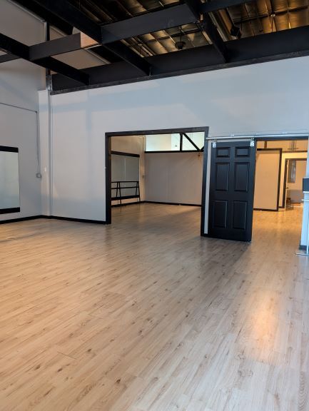 More Photos Of 1011-1013 Wal St, Longview Storefront Retail Office For Lease