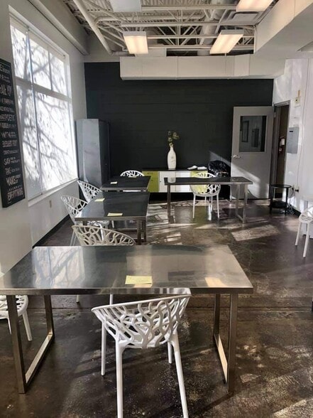 More Photos Of 7535 Burlington Pike, Florence Freestanding For Sale