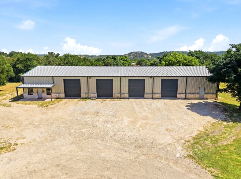 More Photos Of 117 Business Dr W, Kerrville Warehouse For Sale