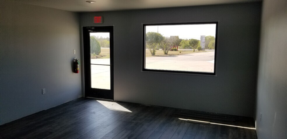 More Photos Of 1545 S State Highway 46, New Braunfels Self Storage For Lease