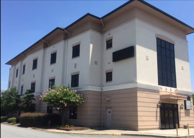 Primary Photo Of 1707 Watson Blvd, Warner Robins Medical For Lease