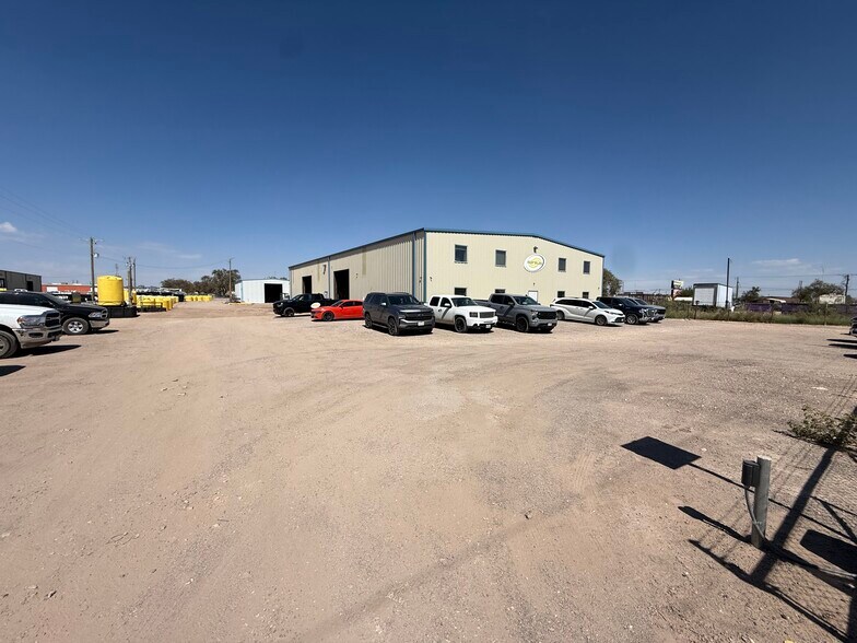 Primary Photo Of 1006 W County Road 114, Midland Industrial For Lease