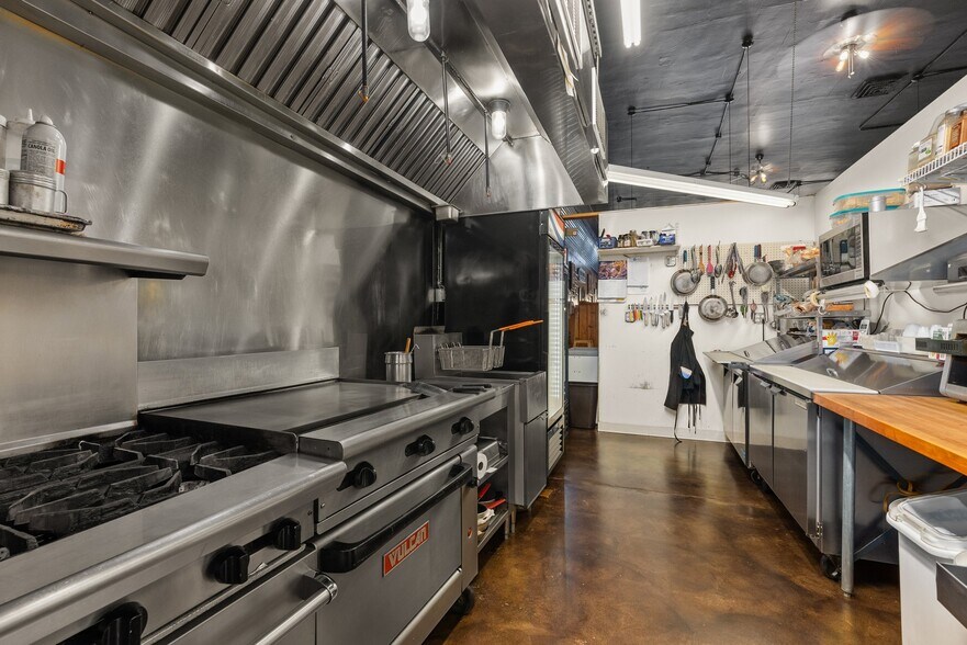 More Photos Of 531-535 N Market Blvd, Chehalis Restaurant For Sale