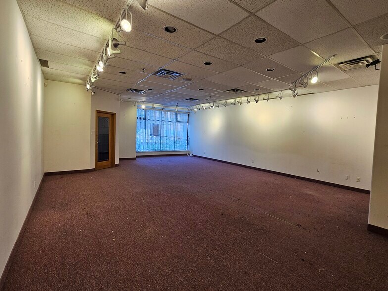 More Photos Of 20 Wertheim Ct, Richmond Hill Medical For Lease