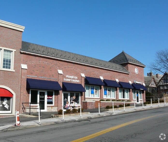 More Photos Of 13-17 Popham Rd, Scarsdale Storefront For Lease