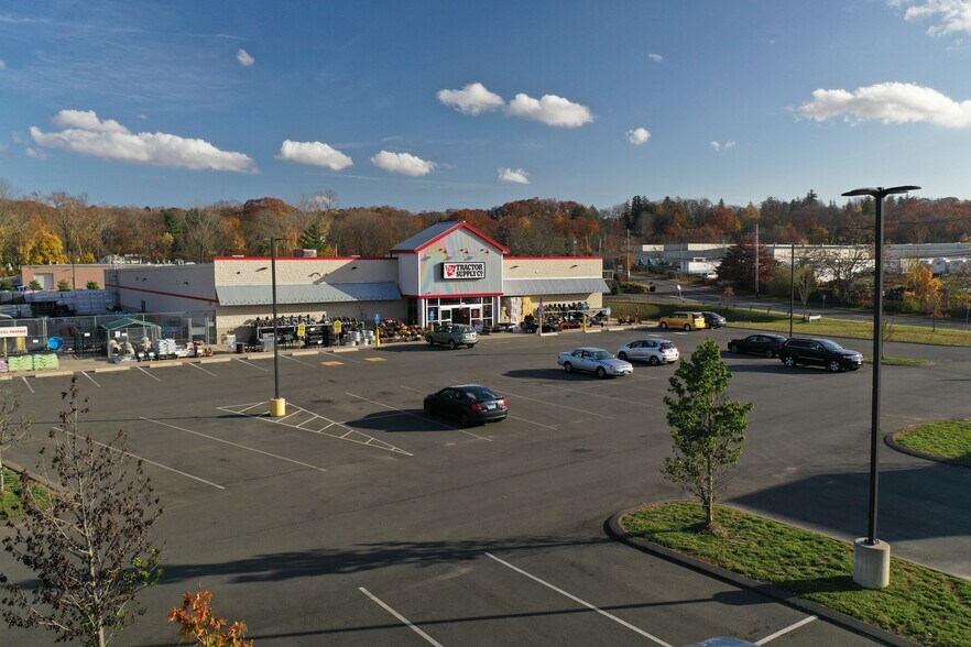 Primary Photo Of 800 N Colony Rd, Wallingford Freestanding For Sale