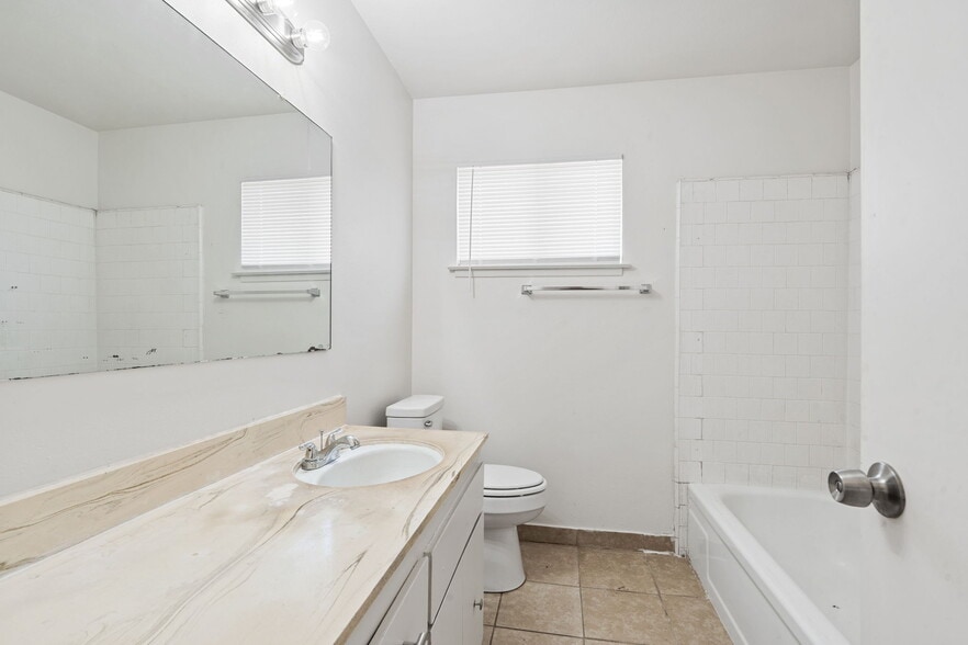 More Photos Of 3420 N 1st St, Fresno Apartments For Sale