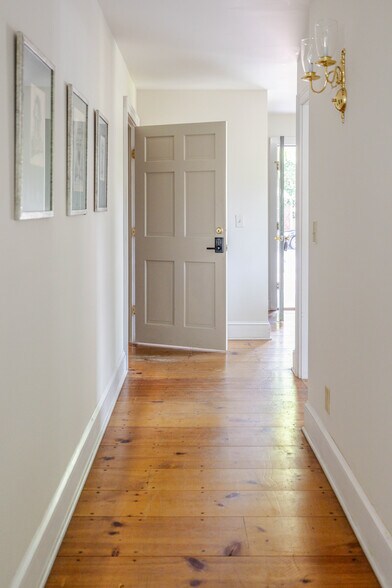 More Photos Of 16 Hudson St, Kinderhook Storefront Retail Residential For Lease