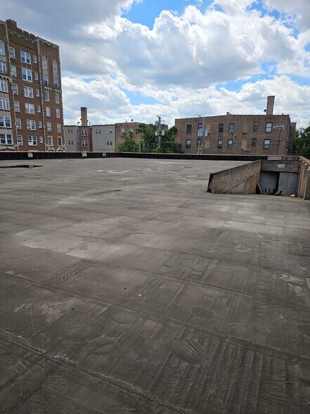 More Photos Of 1948 E 71st Pl, Chicago Manufacturing For Sale