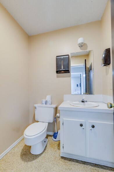 More Photos Of 161 Christian Dr, Rayville Medical For Sale