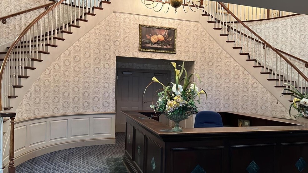 More Photos Of 8818 W Market St, Colfax Loft Creative Space For Lease