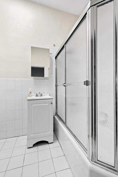 More Photos Of 177 Atlantic Ave, Brooklyn Storefront Retail Residential For Sale