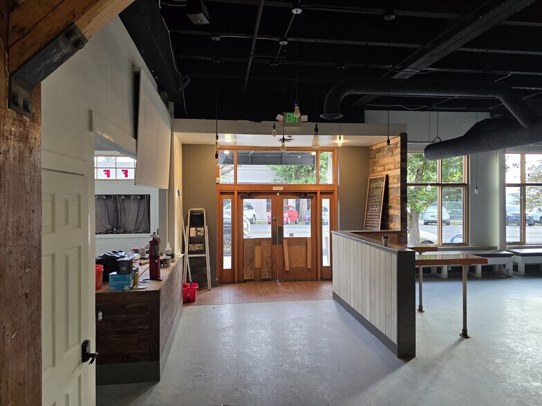 More Photos Of 202-206 St Helens Ave, Tacoma Restaurant For Lease