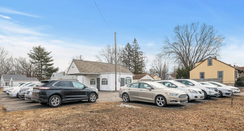 More Photos Of 370 W Maryland Ave, Saint Paul Auto Dealership For Sale